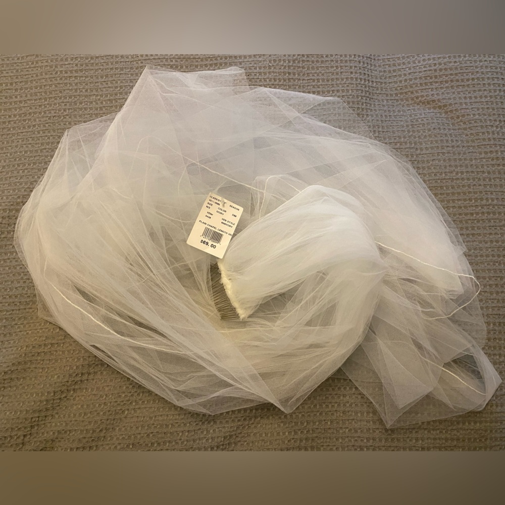David’s Bridal Chapel Length Veil